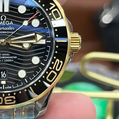 OMG Seamaster Diver 300M – Black Dial – Yellow Accents – Stainless Steel – Automatic – 42mm